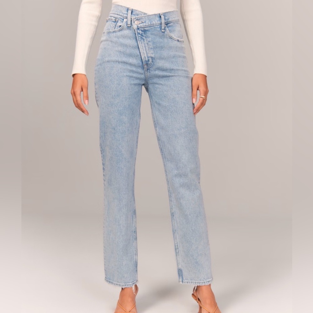 Abercrombie & Fitch 90s Straight Ultra High Rise Curve Love Jeans 31